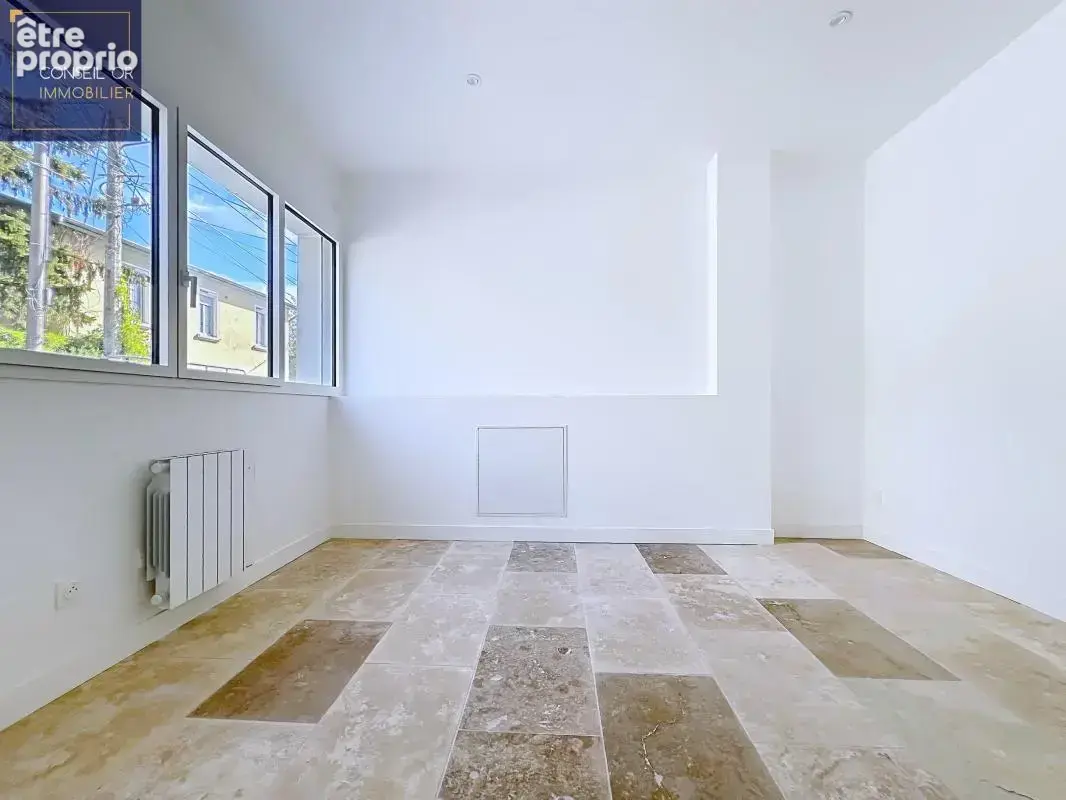 Maison entièrement rénovée de 125 m² – 4 chambres, garage et jardin - photo 11