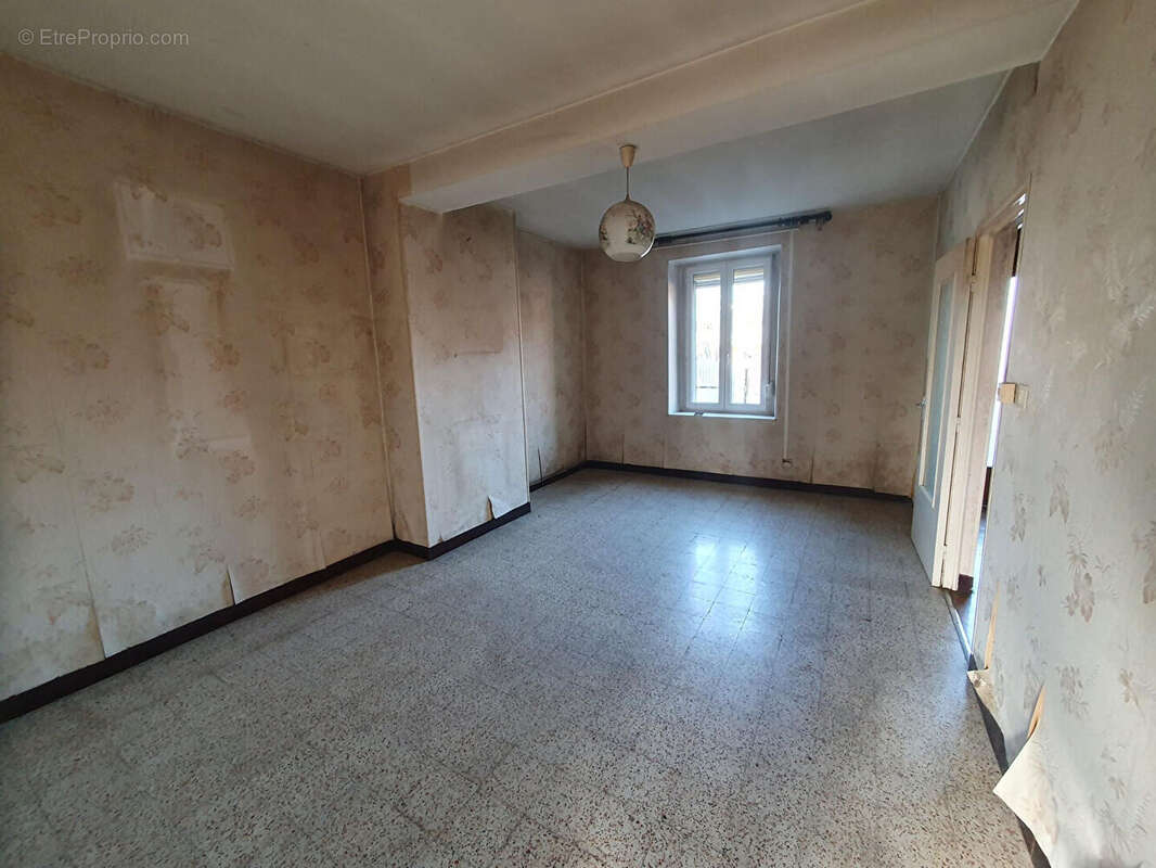 Maison à MONT-D&#039;ORIGNY