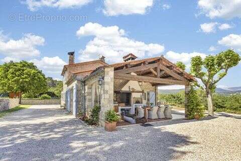 Maison 150 m² à Fayence  - photo 2