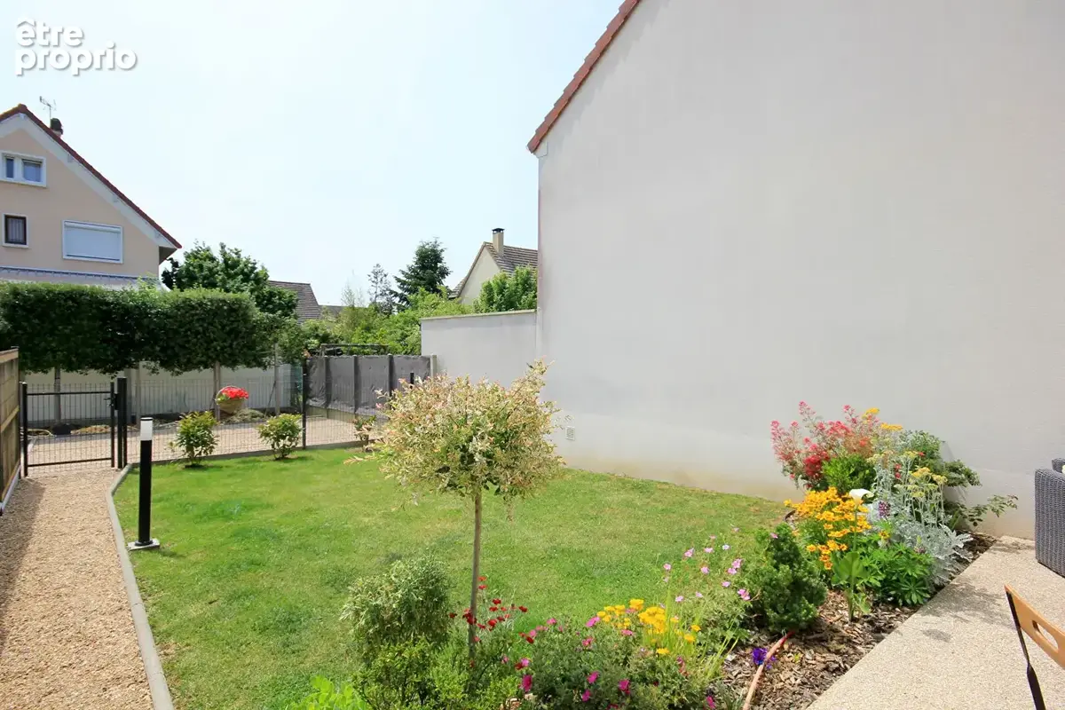 Maison Coignieres 5 pièce(s) 90 m2 - photo 13