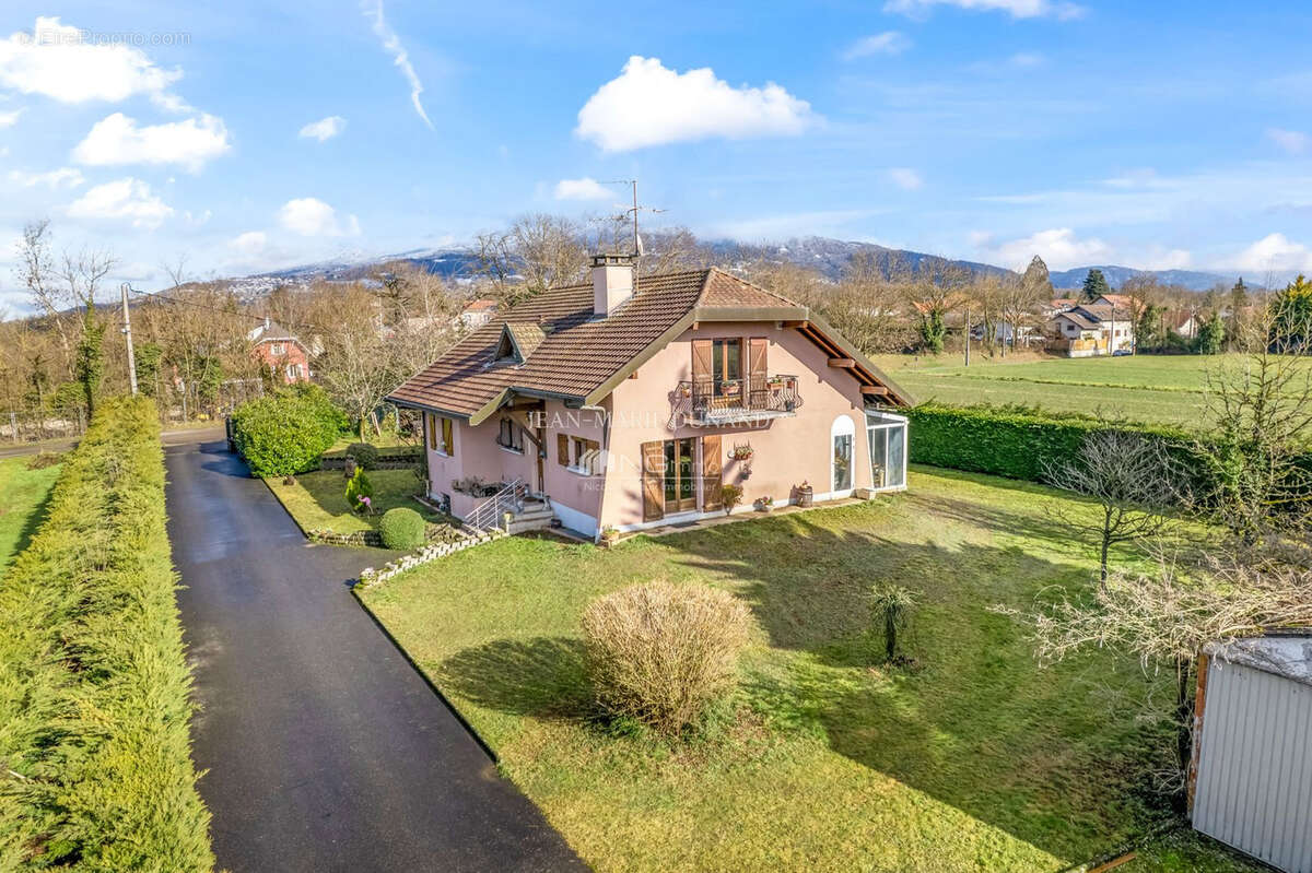 Maison à ARTHAZ-PONT-NOTRE-DAME