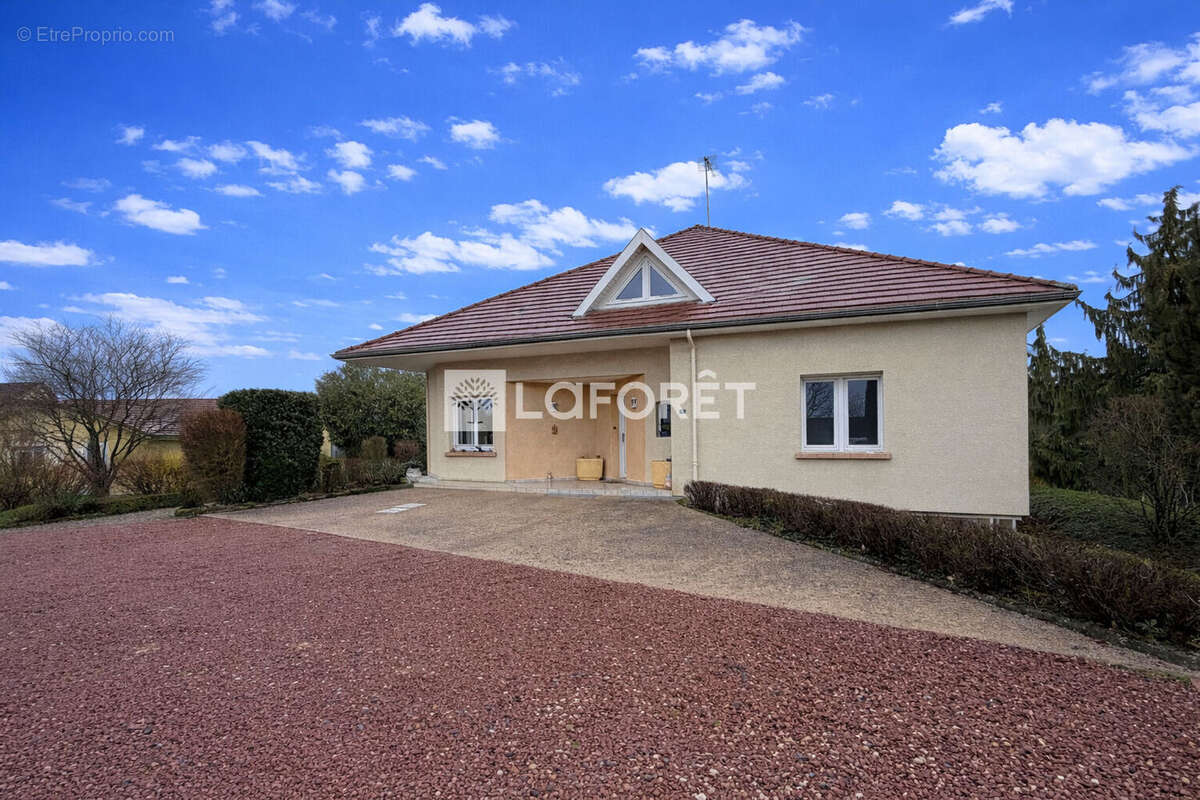 Maison à SAINTE-MENEHOULD