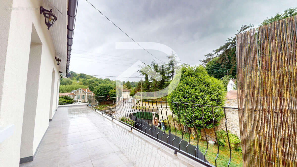 Coup de coeur à Bougival Maison rénovée avec grande terrasse plein Sud - photo 16