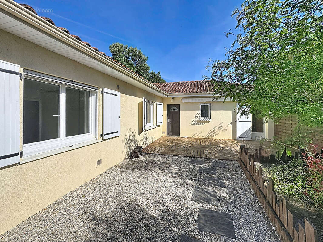 Maison à TOUVRE