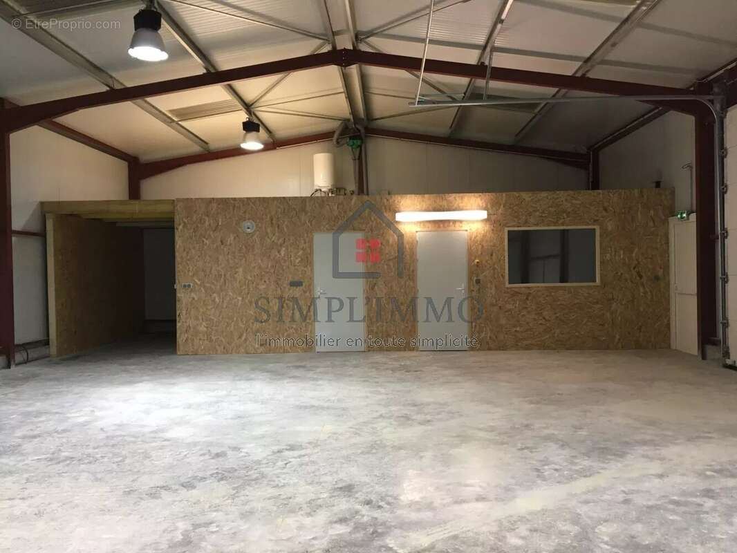 Commerce à SAINT-MEDARD-D'AUNIS