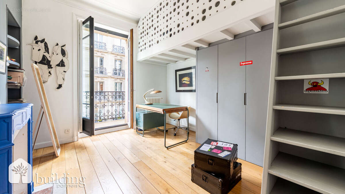 Appartement à PARIS-16E