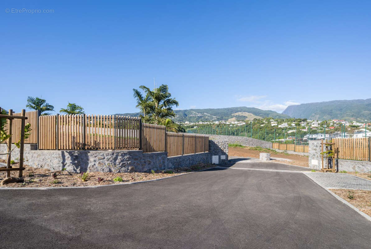 Terrain à SAINTE-MARIE