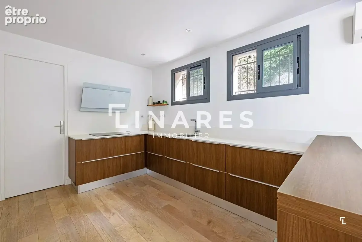 LA SUBLIME - Villa T6 de 232m² dont une dépendance aménagée de 50m² - Piscine - Terrain de 6700m² - 13400 AUBAGNE - photo 9
