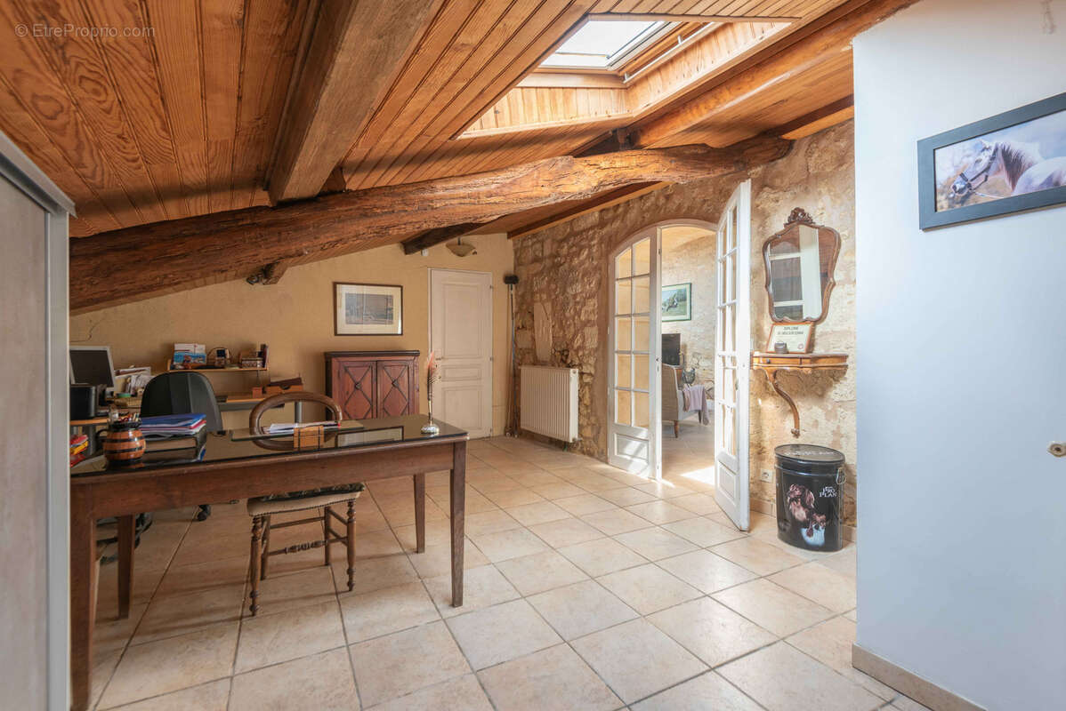 Maison à FARGUES-SAINT-HILAIRE