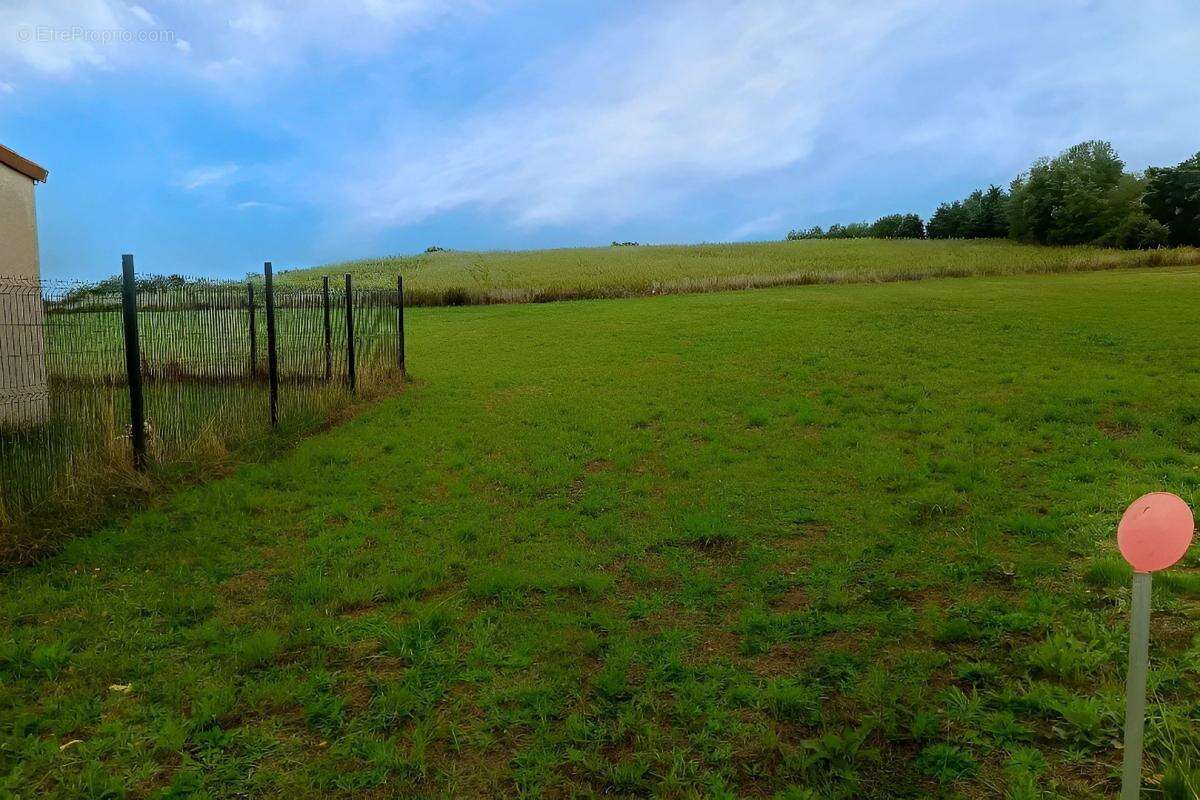 Terrain à LA SAUZIERE-SAINT-JEAN
