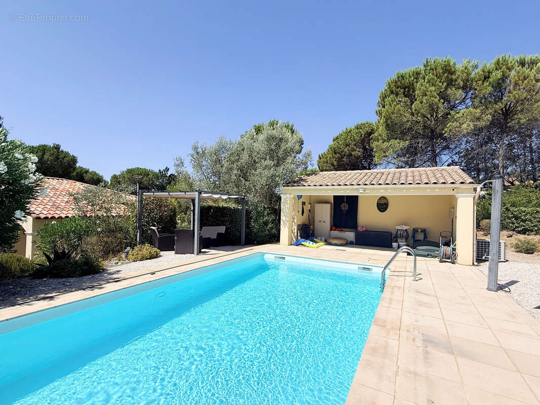 EXCLUSIVITE Bagnols en Foret Villa individuelle 4 pièce(s) 110m2 env Terrain 2500m2 env Piscine Garage - photo 6