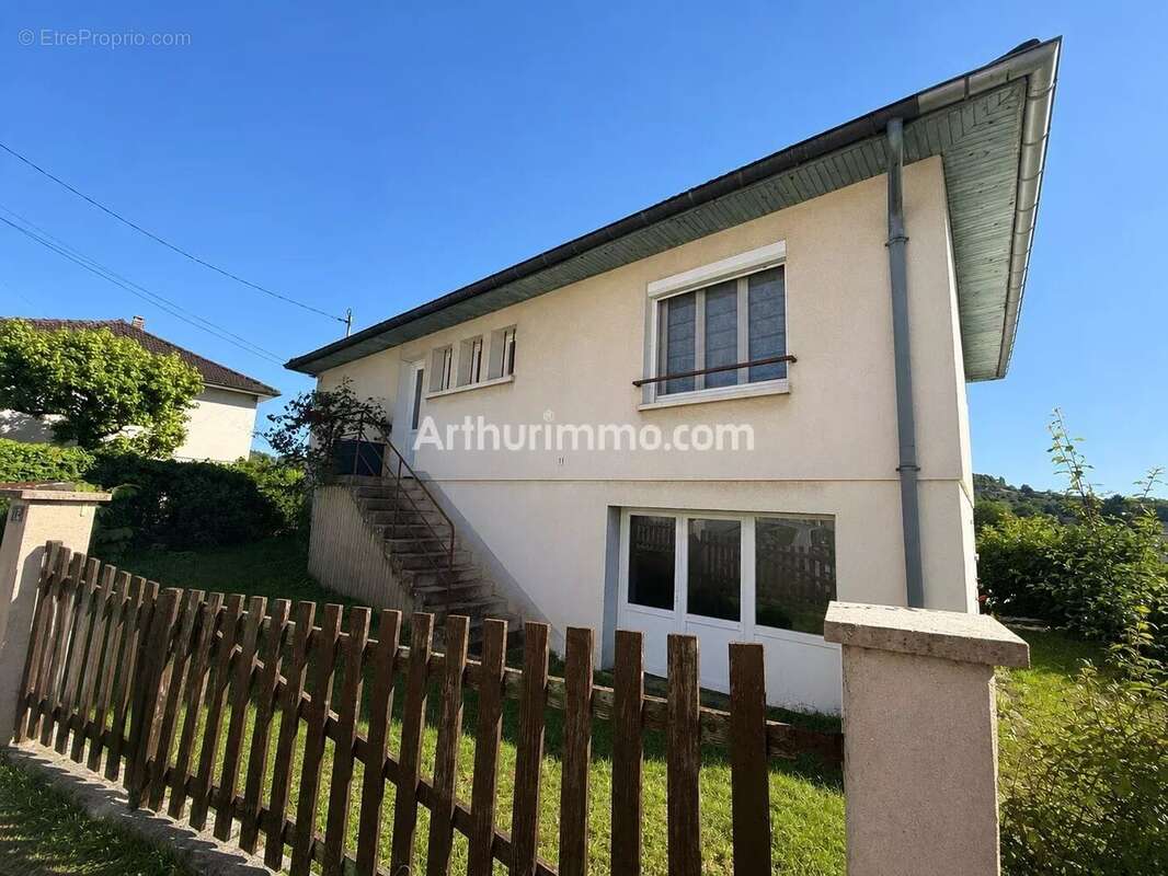 Maison à MONTMOROT