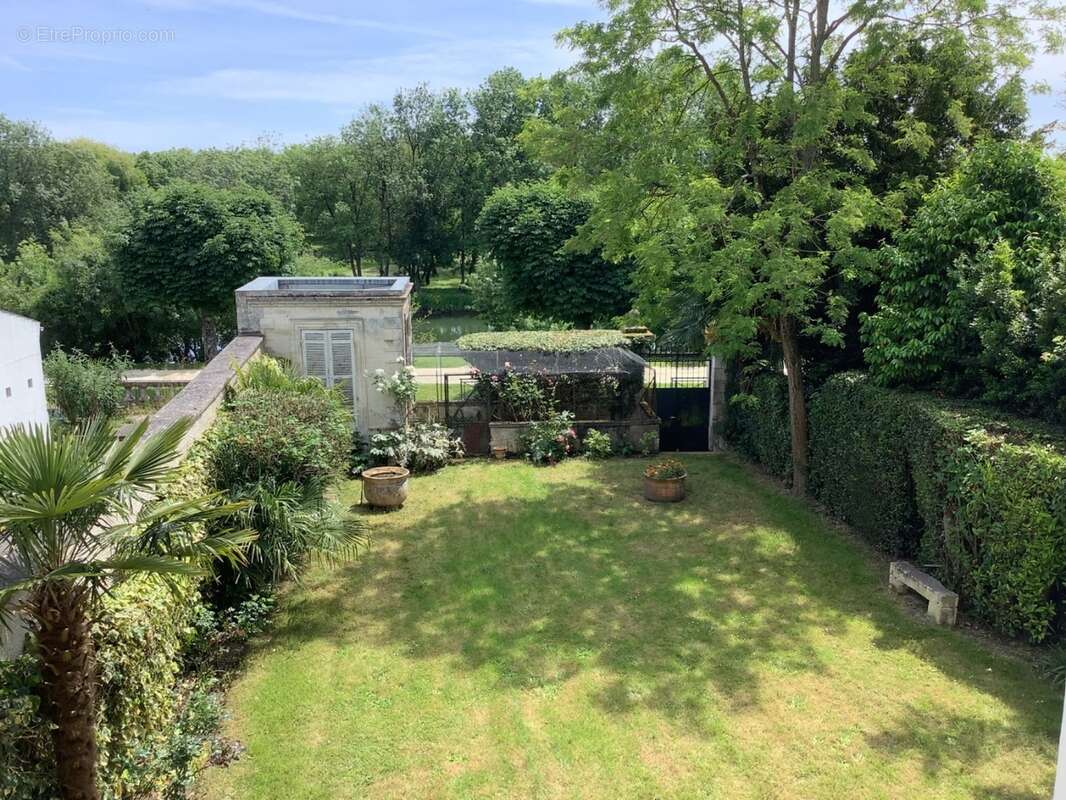 Superbe maison de maitre 7 chambres avec jardin, garage et vue sur la rivière à Saintes - photo 5