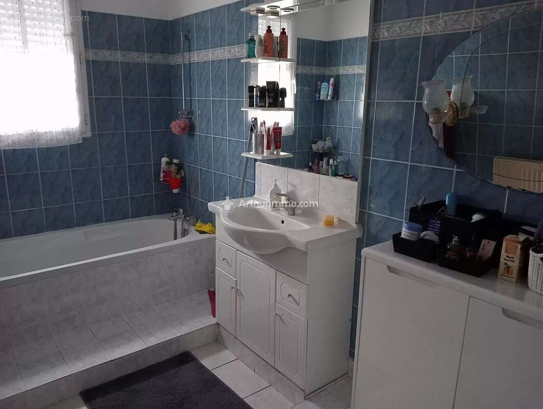 Maison à VILLAINES-LA-JUHEL