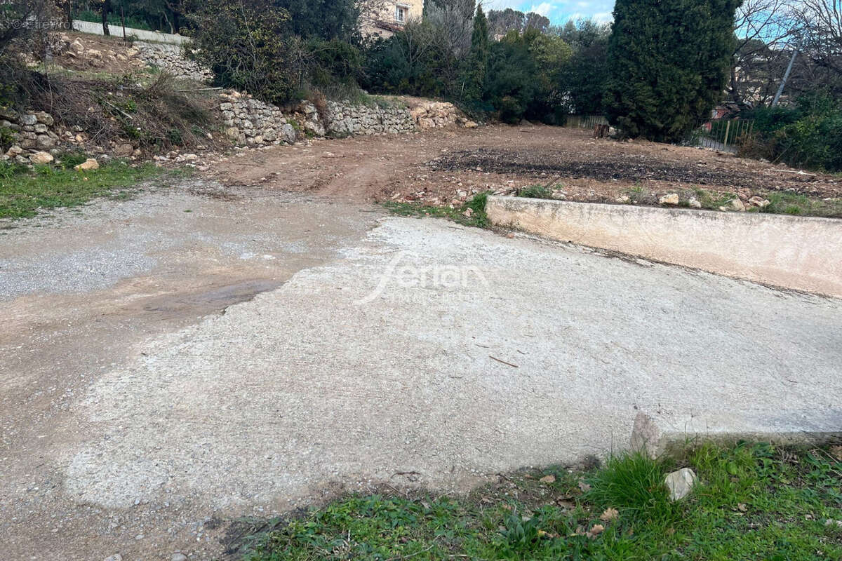 Terrain à DRAGUIGNAN