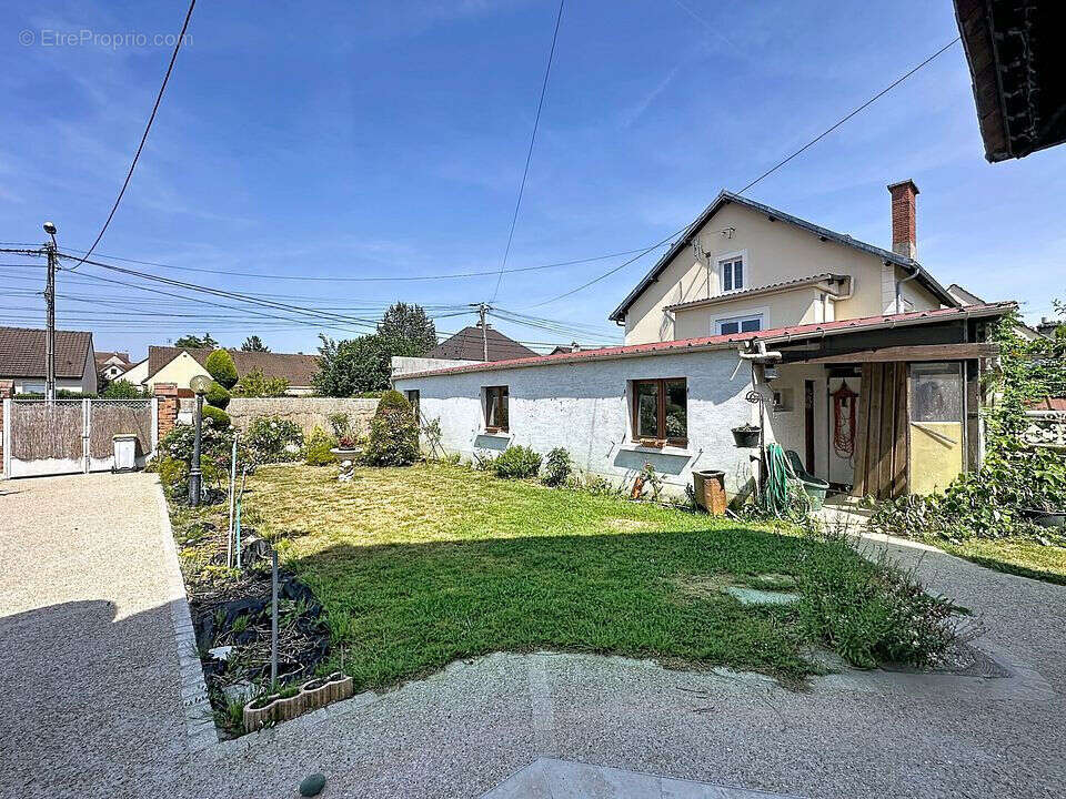 Maison à CHAUMONTEL