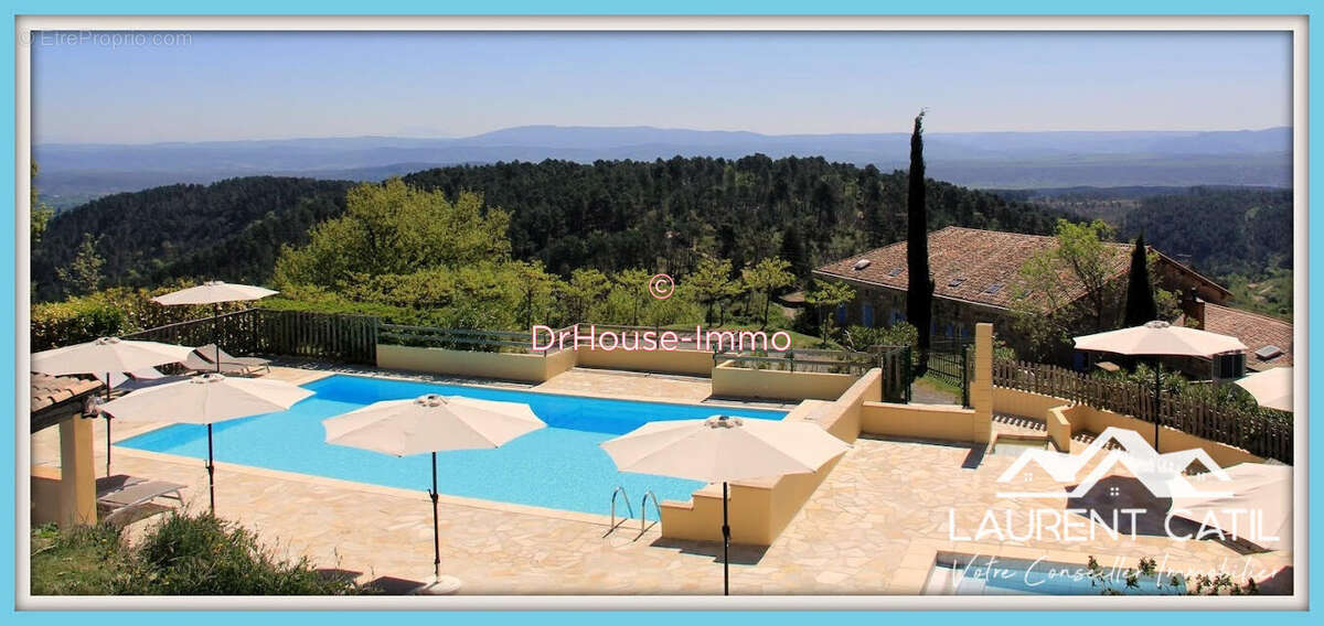 Commerce à VALLON-PONT-D&#039;ARC