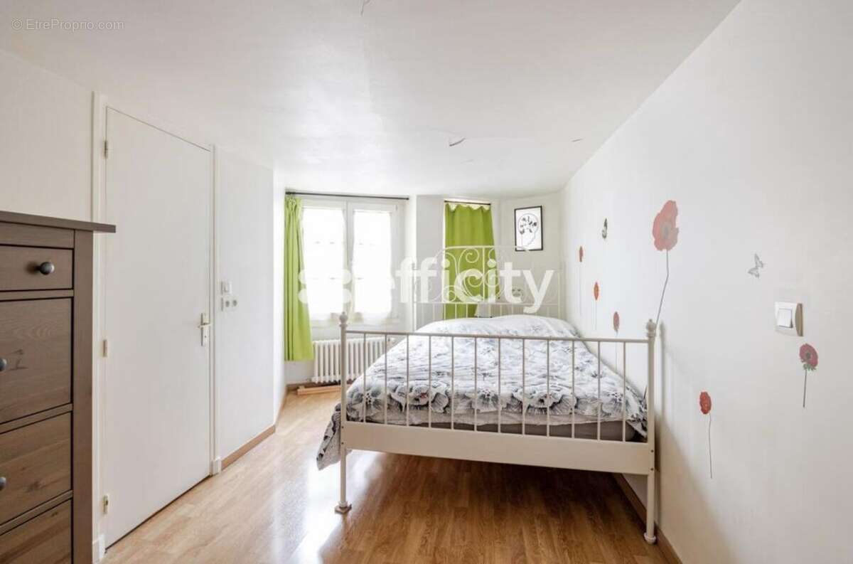 Appartement à PARIS-10E
