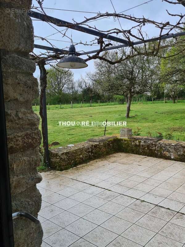 Maison à SAINT-ETIENNE-DE-MONTLUC