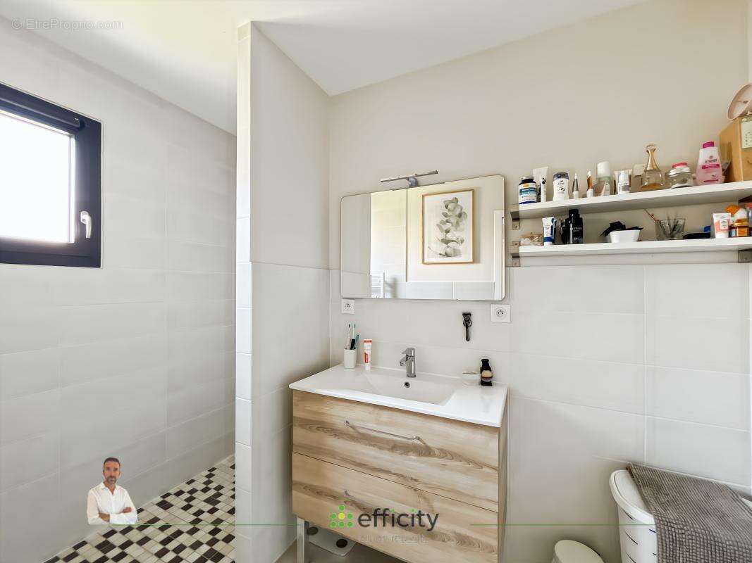 Maison 102 m² à Saint-Amant-Tallende  - photo 8