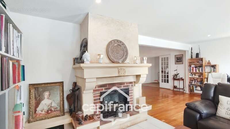 Maison à vendre 6 pièces 142 m² LALINDE (24) - Terrain 1933 m² - photo 5