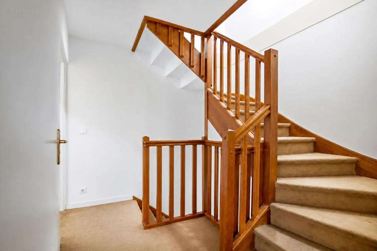 Appartement de 4 pièces de 74 m² situé à Chessy - photo 11