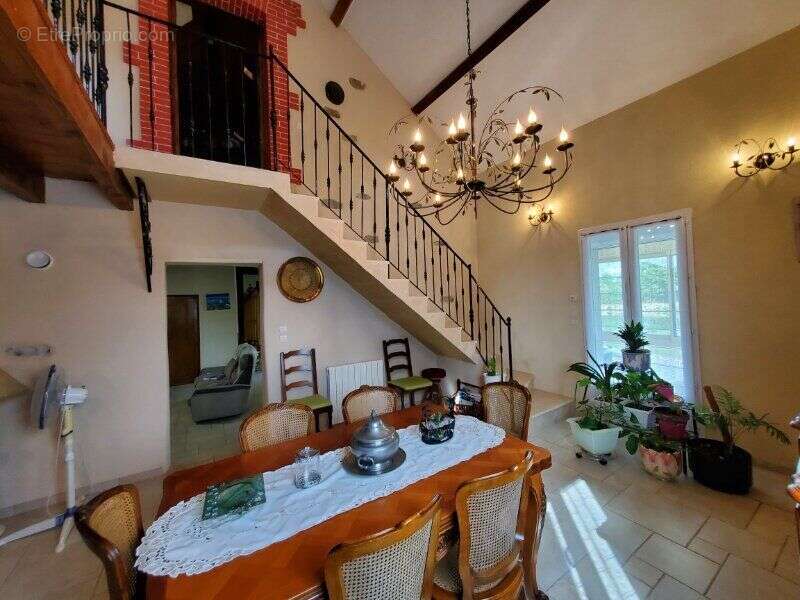 Photo 2 - Maison à CIRY-LE-NOBLE