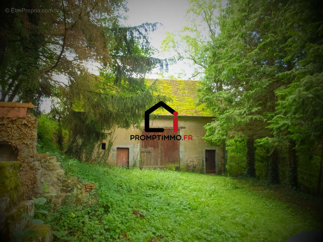 Maison 94 m² à Saint-Bonnet-Troncais  - photo 6