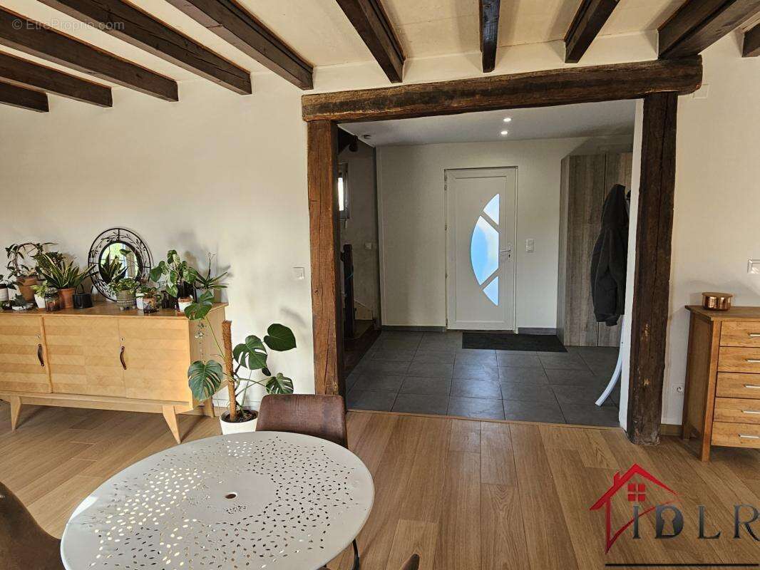 Maison à ROBERT-MAGNY-LANEUVILLE-A-REMY