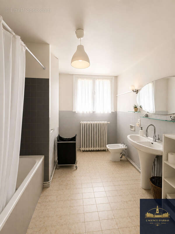EXCLUSIVITÉ   Grande maison familiale de 210 m2 avec 6 chambres, jardin, à moins de 15 min à pied de la gare - photo 17