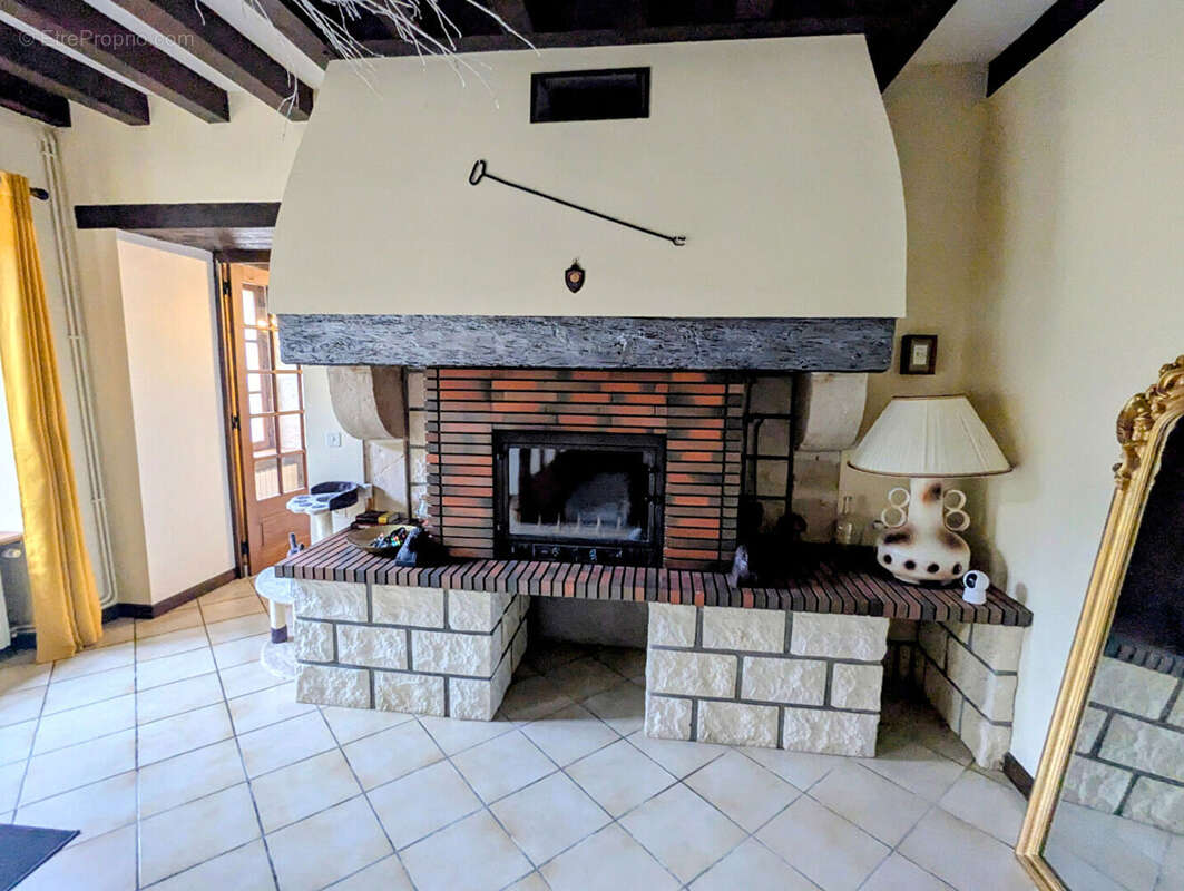 Maison à SAINT-SULPICE