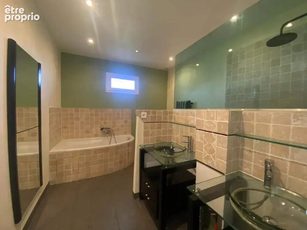 Maison familiale 4 chambres, avec piscine, dépendance, et vue dégagée - photo 12