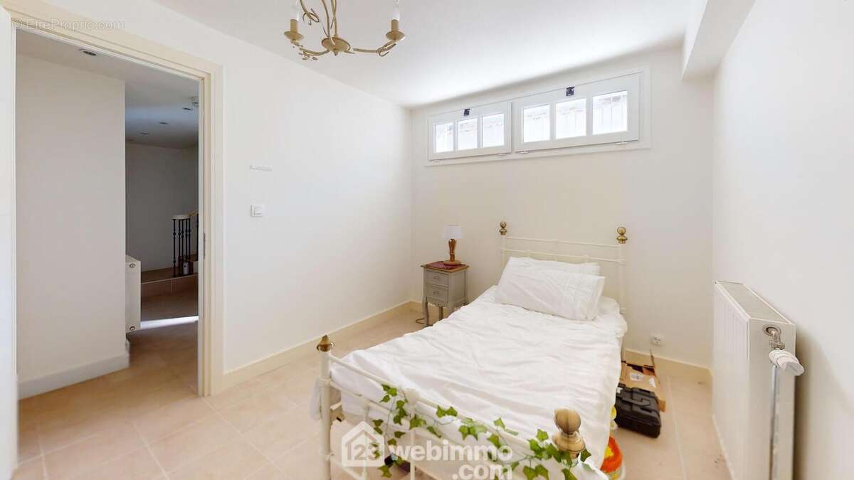 Seconde Chambre au rez-de-chaussée de chaussée - Maison à JARD-SUR-MER