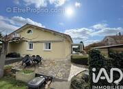 Photo 1 - Maison à VEAUCHE