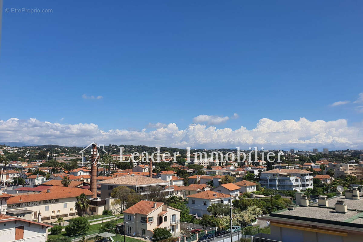 Appartement à VALLAURIS