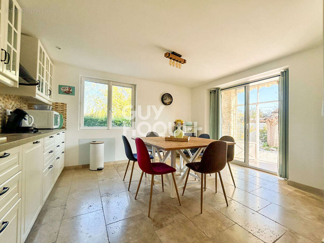 Maison à L'ISLE-SUR-LA-SORGUE