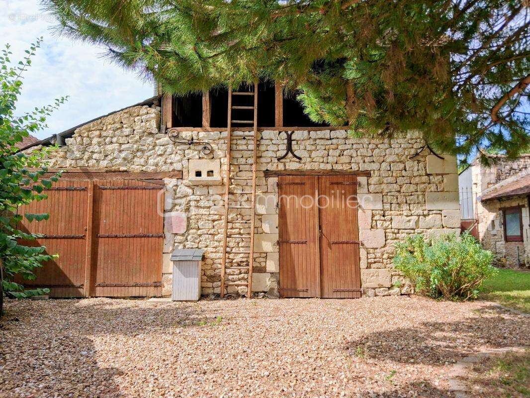 Exceptionnelle bastide du XVe siècle au cœur de la campagne tourangelle – Ancien logis seigneurial de l'Ardoise - photo 19