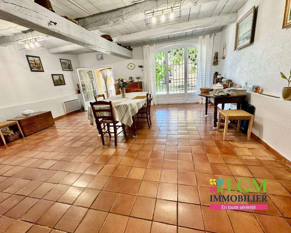 Maison à PLAN-DE-LA-TOUR