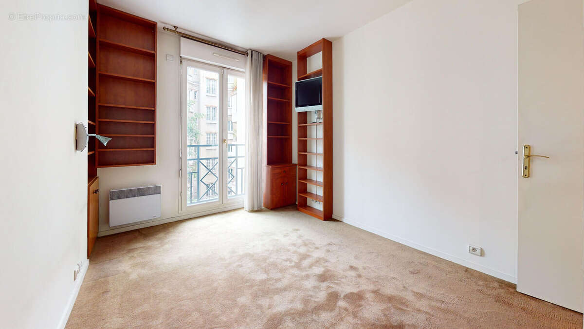 Appartement à PARIS-14E