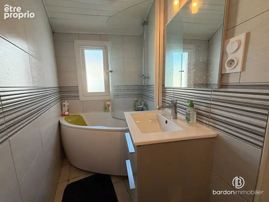Maison 7 pièces - 145 m² - Centre-ville La Garnache - photo 10