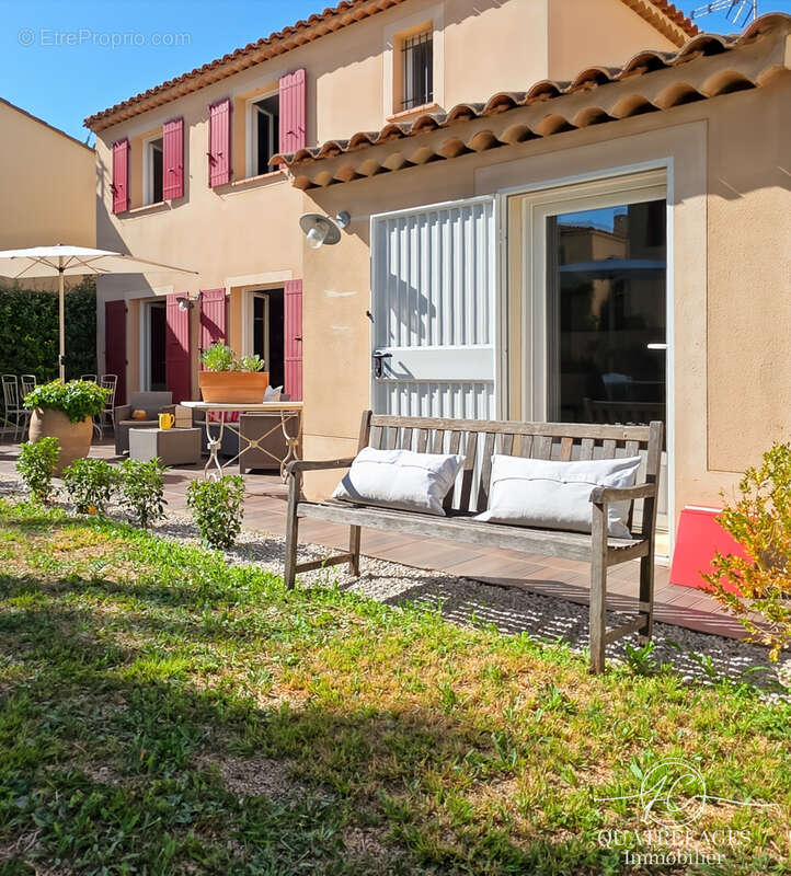 Maison à MAUSSANE-LES-ALPILLES
