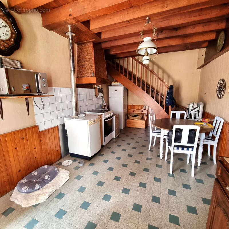 Maison à MONTGIVRAY