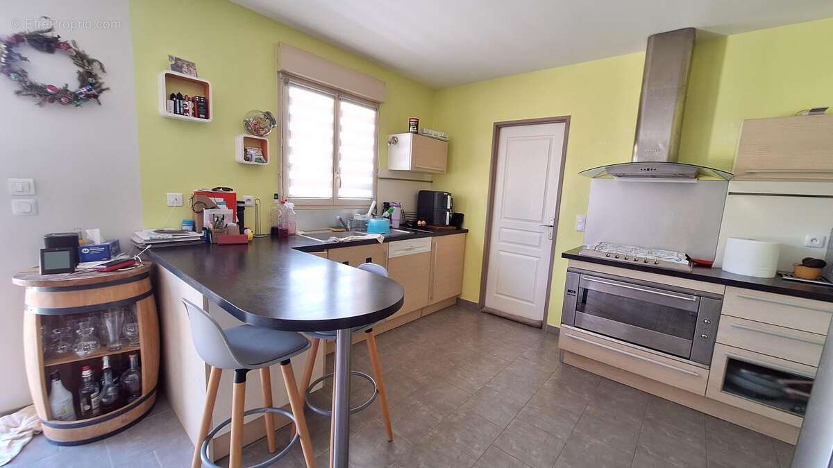 Maison à SAINT-MARTIAL-DE-VALETTE
