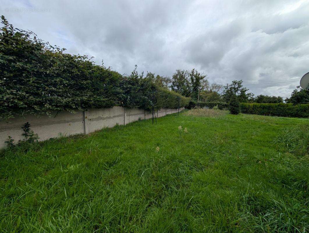 Maison à VALLON-EN-SULLY