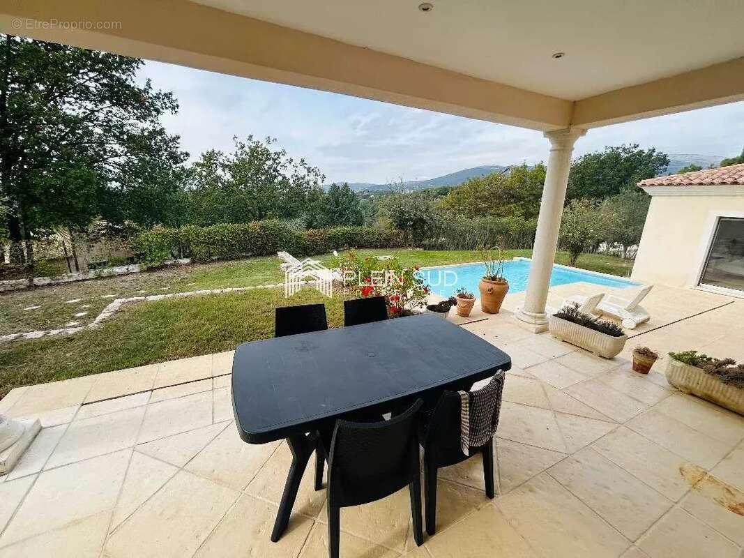 Maison à VALBONNE