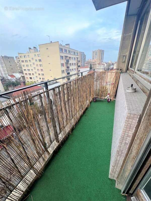 Appartement à LES LILAS
