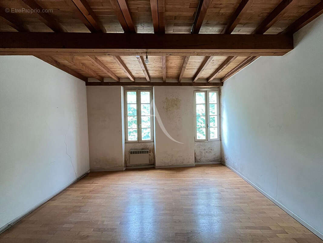 Maison de village en plein centre ville avec cour extérieur ! - photo 5
