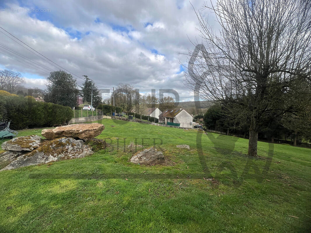 Terrain à VILLENEUVE-SUR-BELLOT