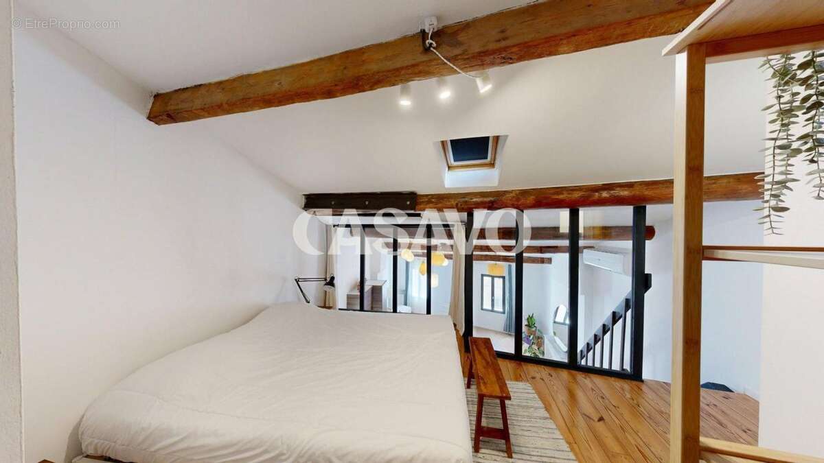Appartement à MARSEILLE-1E