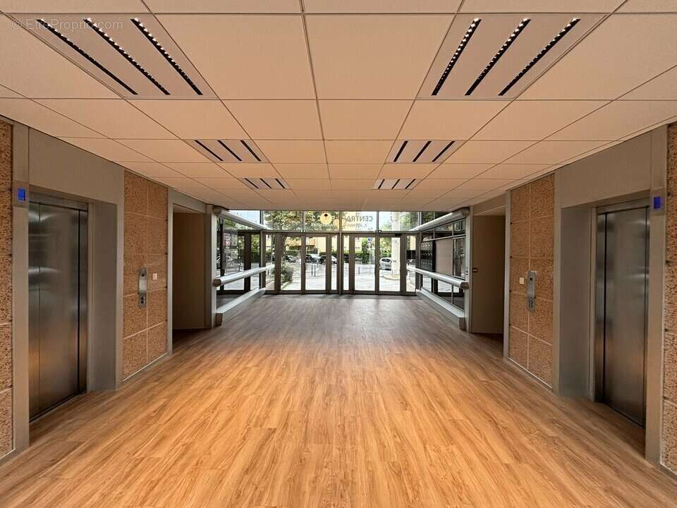 Commerce 241 m² à Toulouse  - photo 3